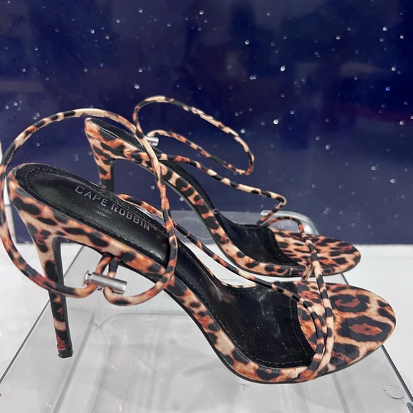 Cheetah Print Heels - Picture 2 of 3